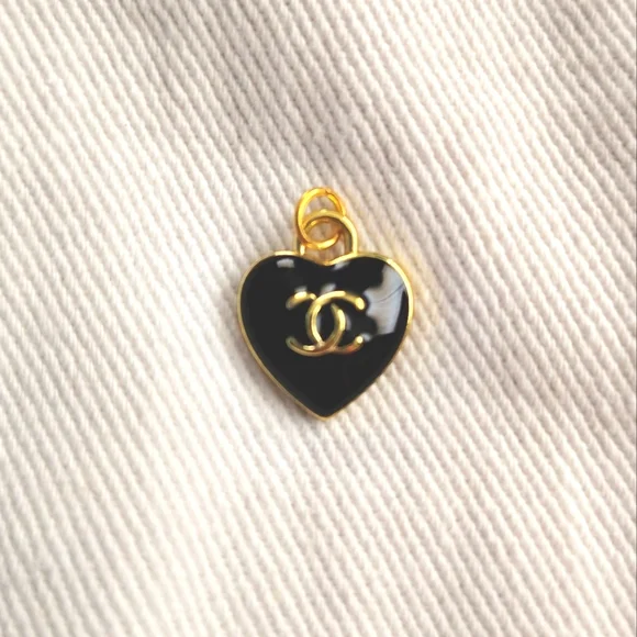 Chanel Black/Gold CC Heart Stamped Zipper Pull/14k Gold Plated Chain - Picture 3 of 5